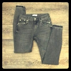 Grey skinny ankle grazer